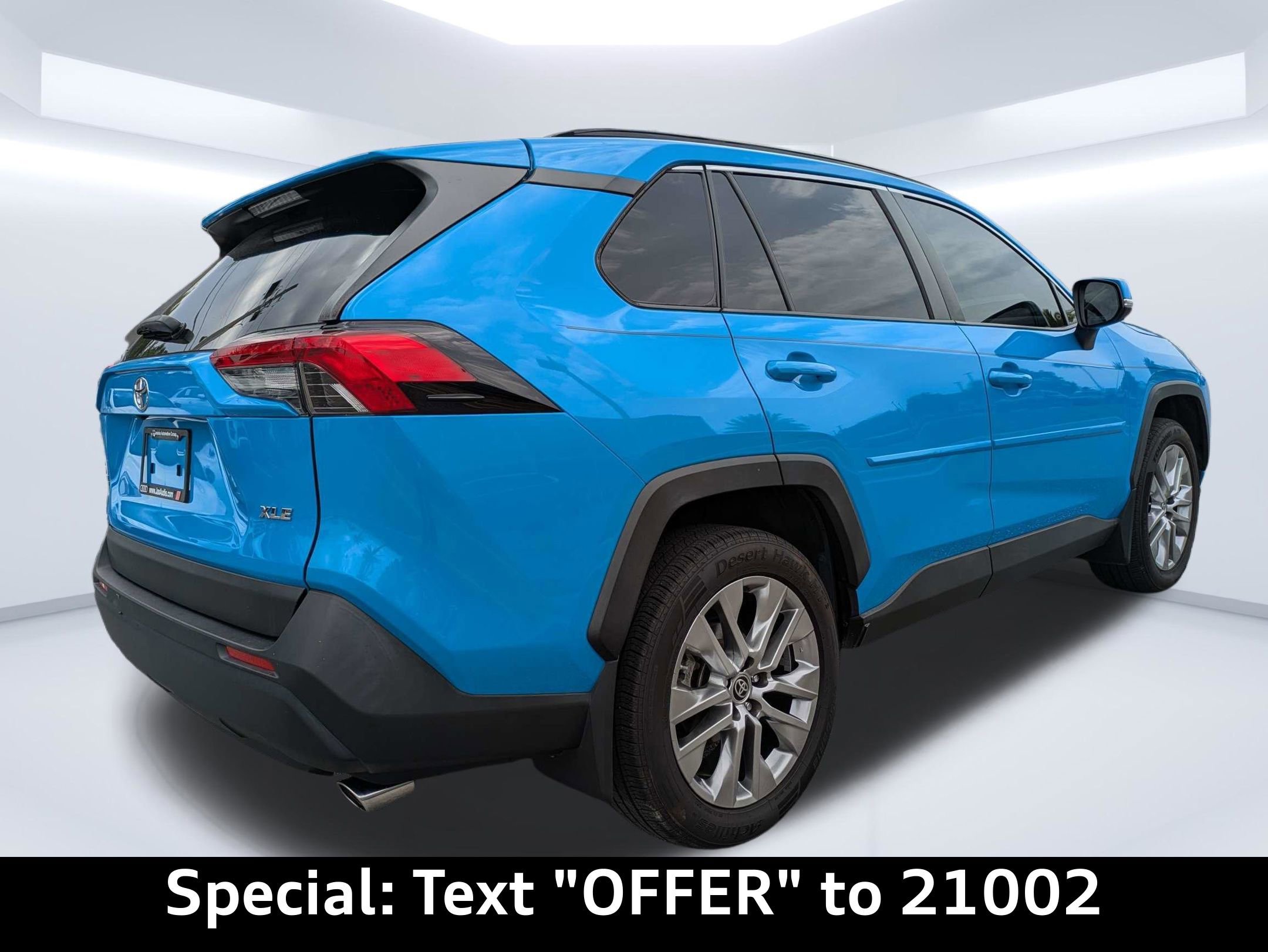 Used 2019 Toyota RAV4 XLE Premium FWD image 3