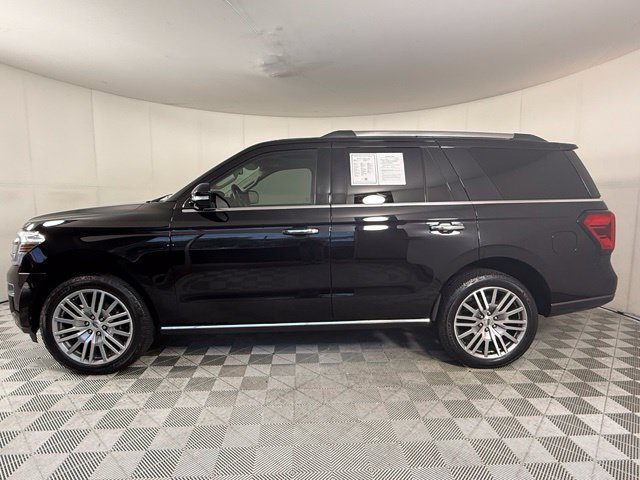 Used 2022 Ford Expedition Limited RWD image 3