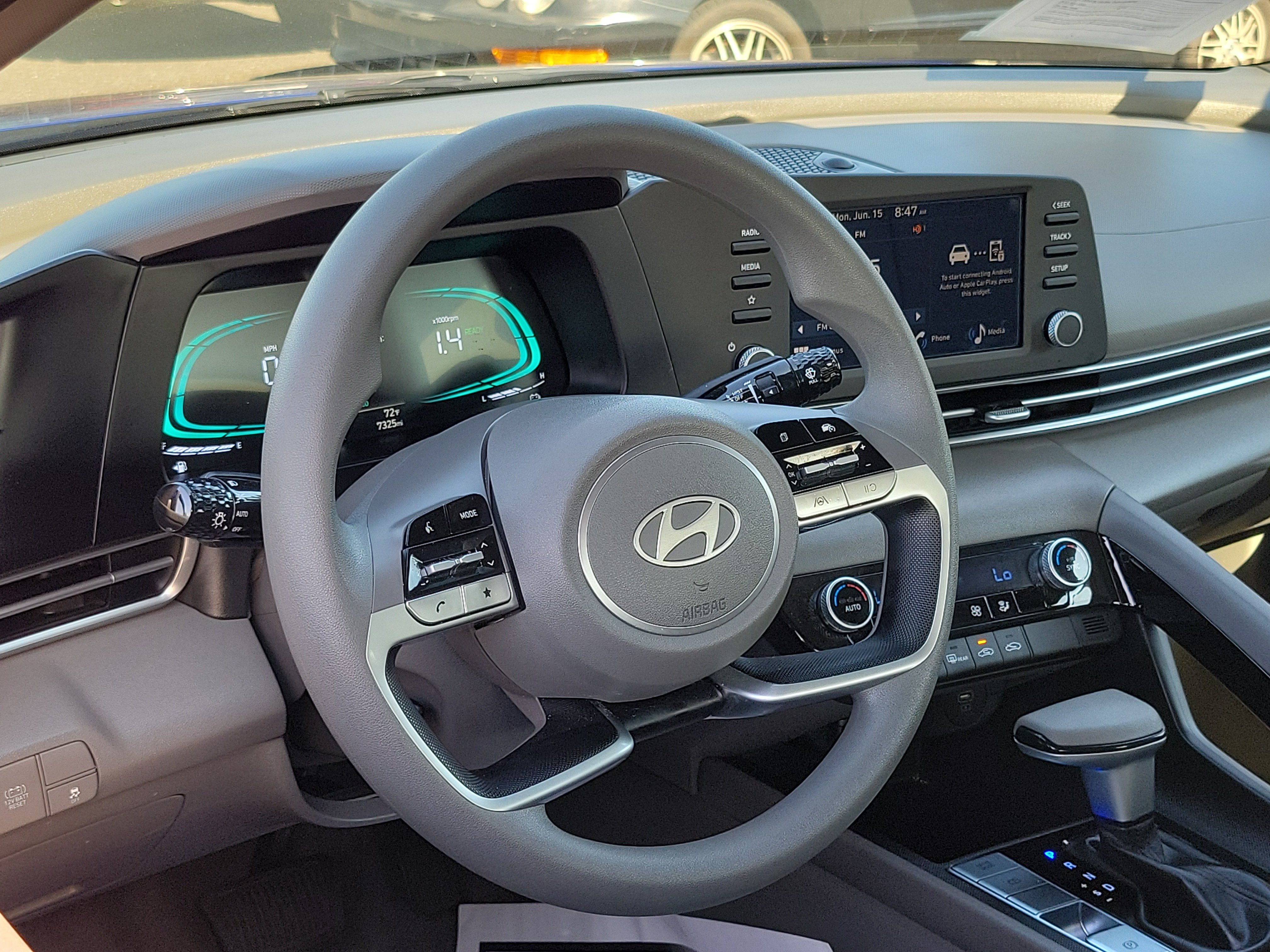 Certified 2025 Hyundai Elantra Hybrid FWD image 9