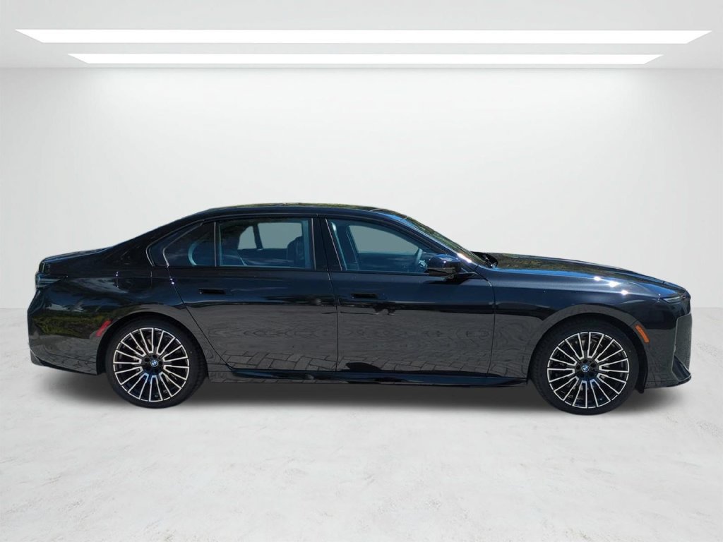 New 2027 BMW 740i w/ Executive Package RWD image 3