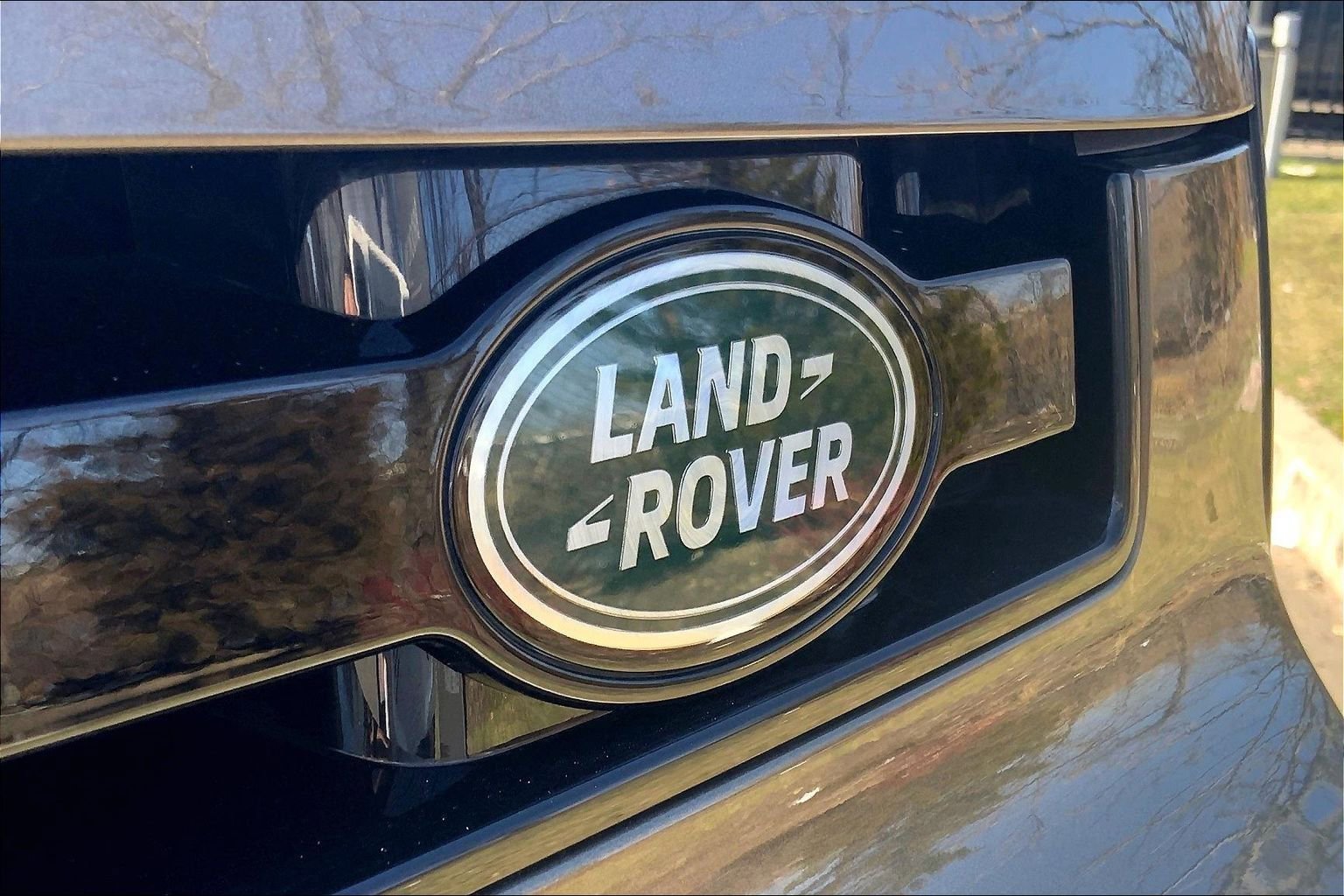 Used 2024 Land Rover Defender 110 X-Dynamic SE image 31