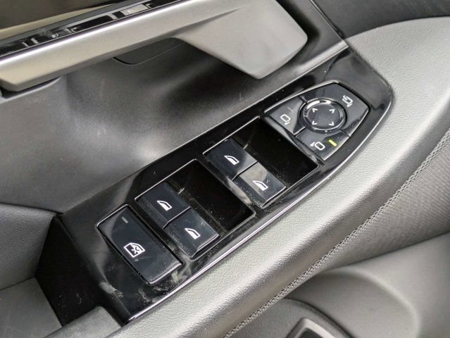 Used 2026 BMW 530i xDrive AWD/4WD image 17