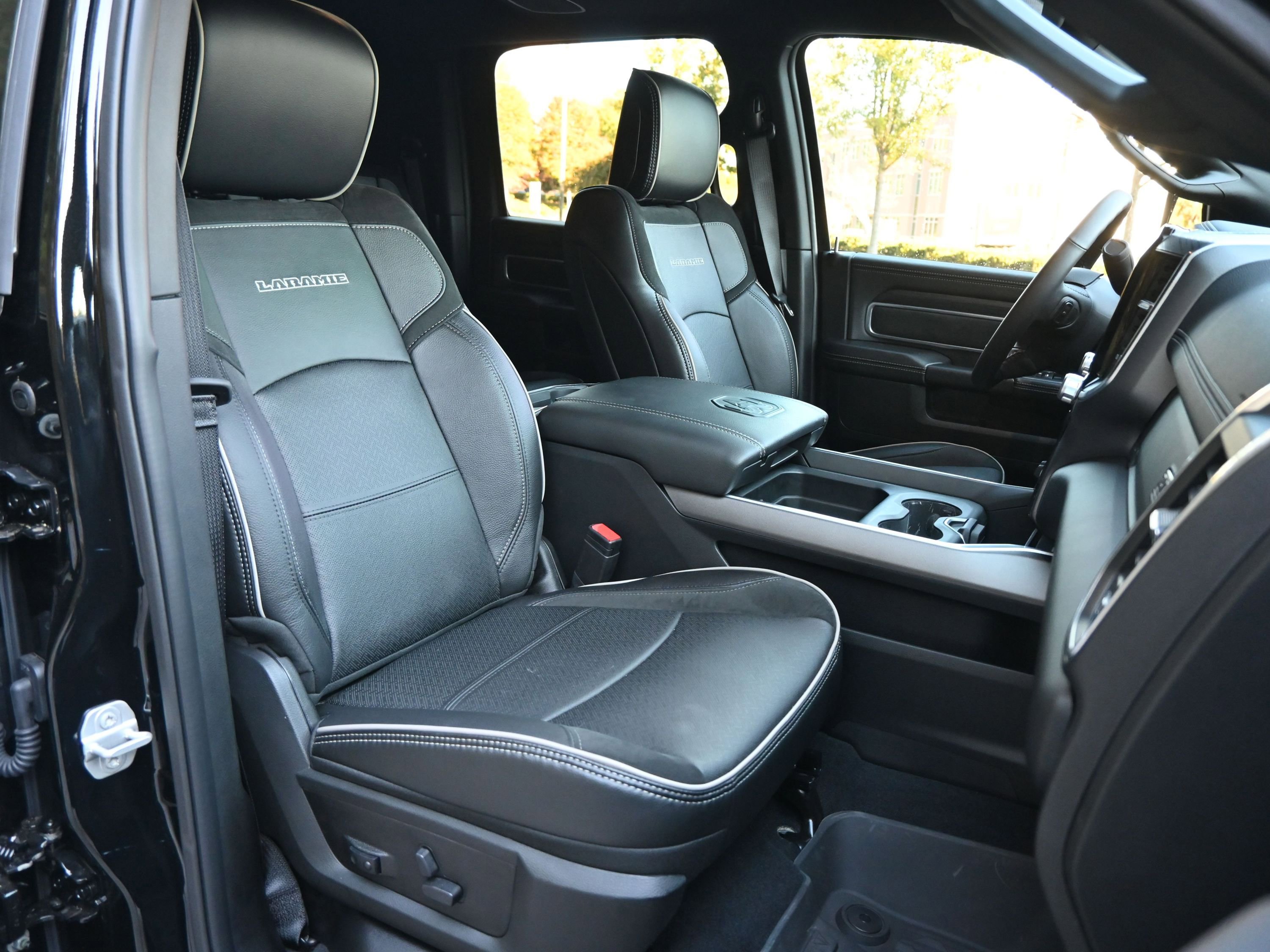 Used 2024 RAM 3500 Laramie w/ Night Edition image 24