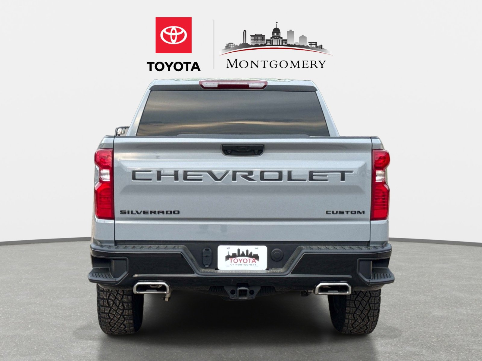Used 2025 Chevrolet Silverado 1500 Custom Trail Boss w/ LPO, Dark Essentials Package AWD/4WD image 4