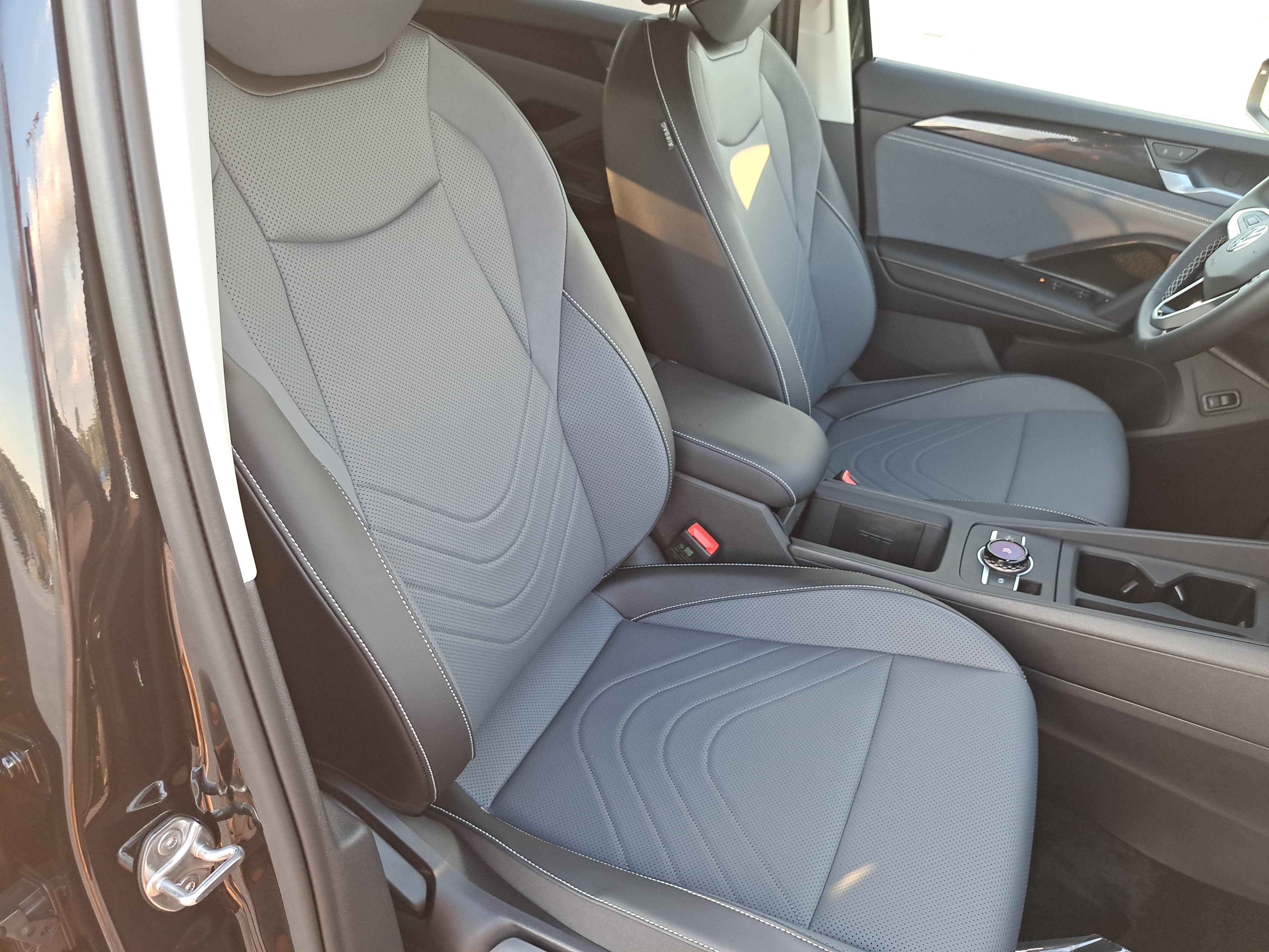 Used 2026 Volkswagen Tiguan SE FWD image 10