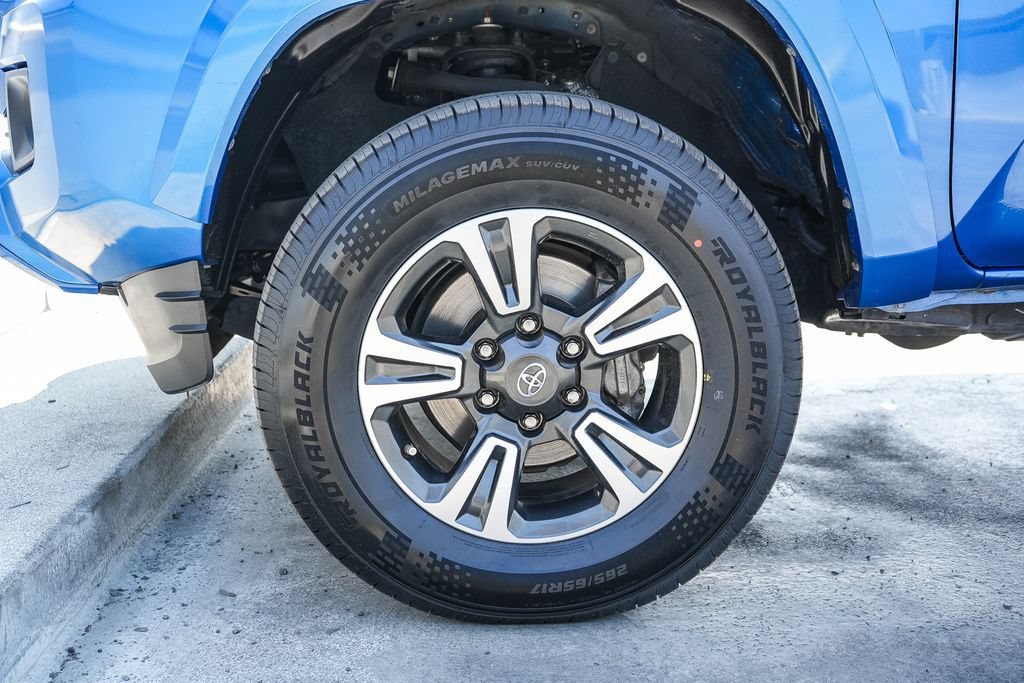 Used 2018 Toyota Tacoma TRD Sport RWD image 11