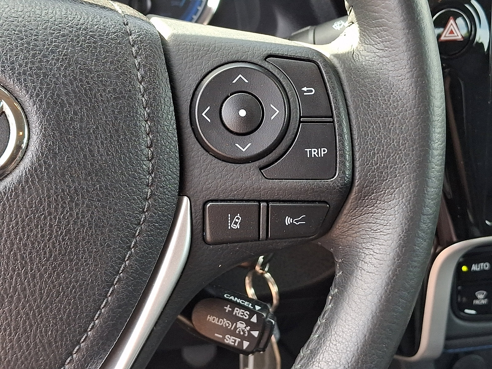 Used 2018 Toyota Corolla SE FWD image 22