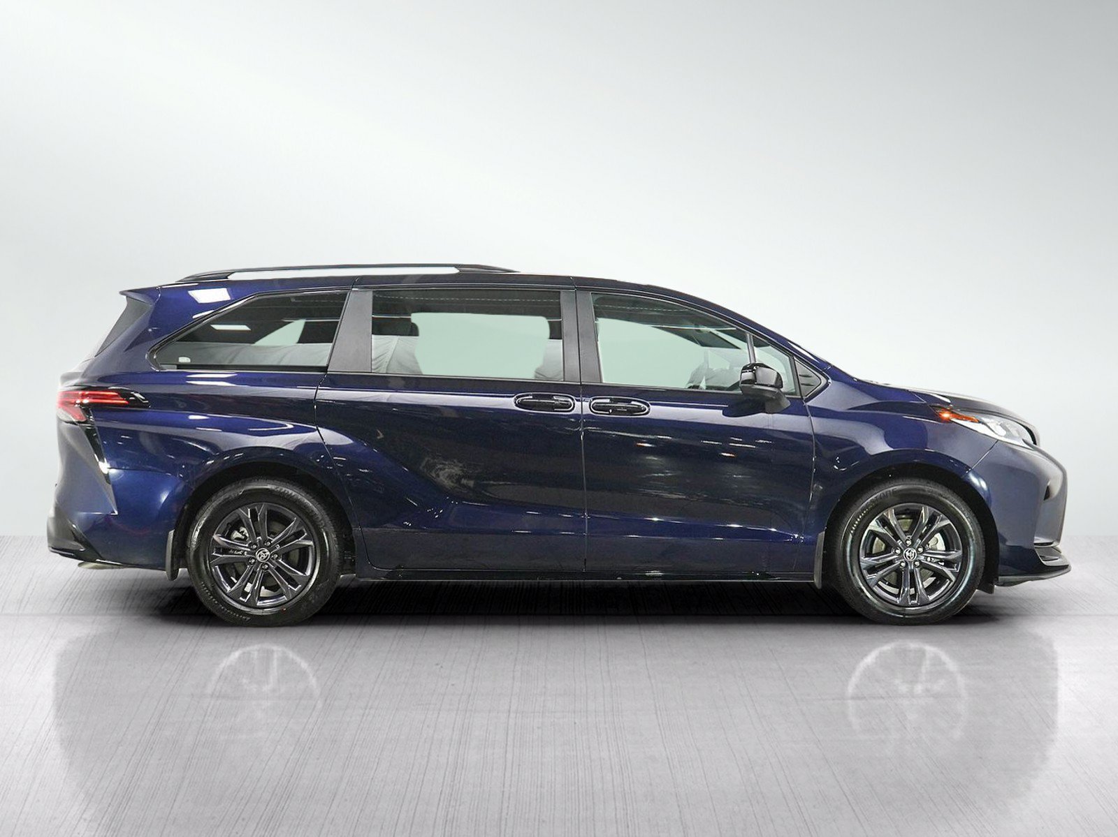 Used 2026 Toyota Sienna AWD image 6