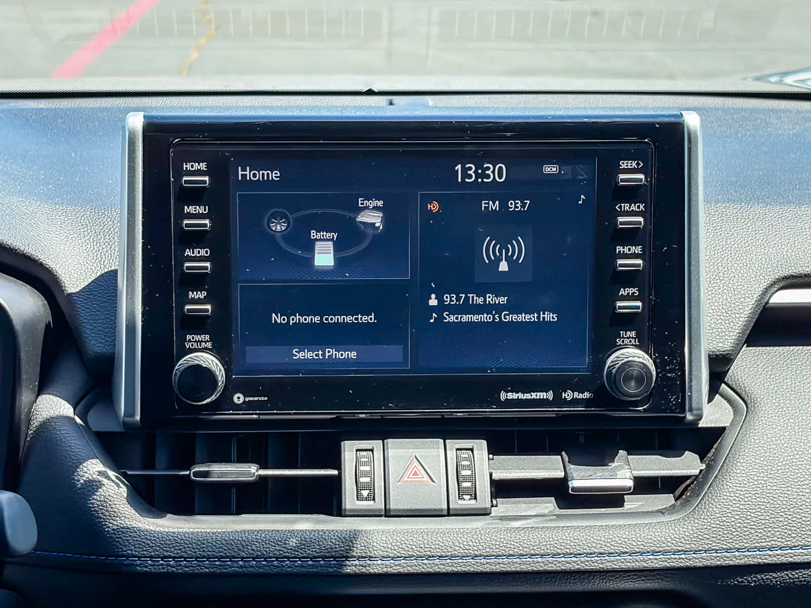 Used 2019 Toyota RAV4 XSE w/ XSE Weather Package AWD/4WD image 13