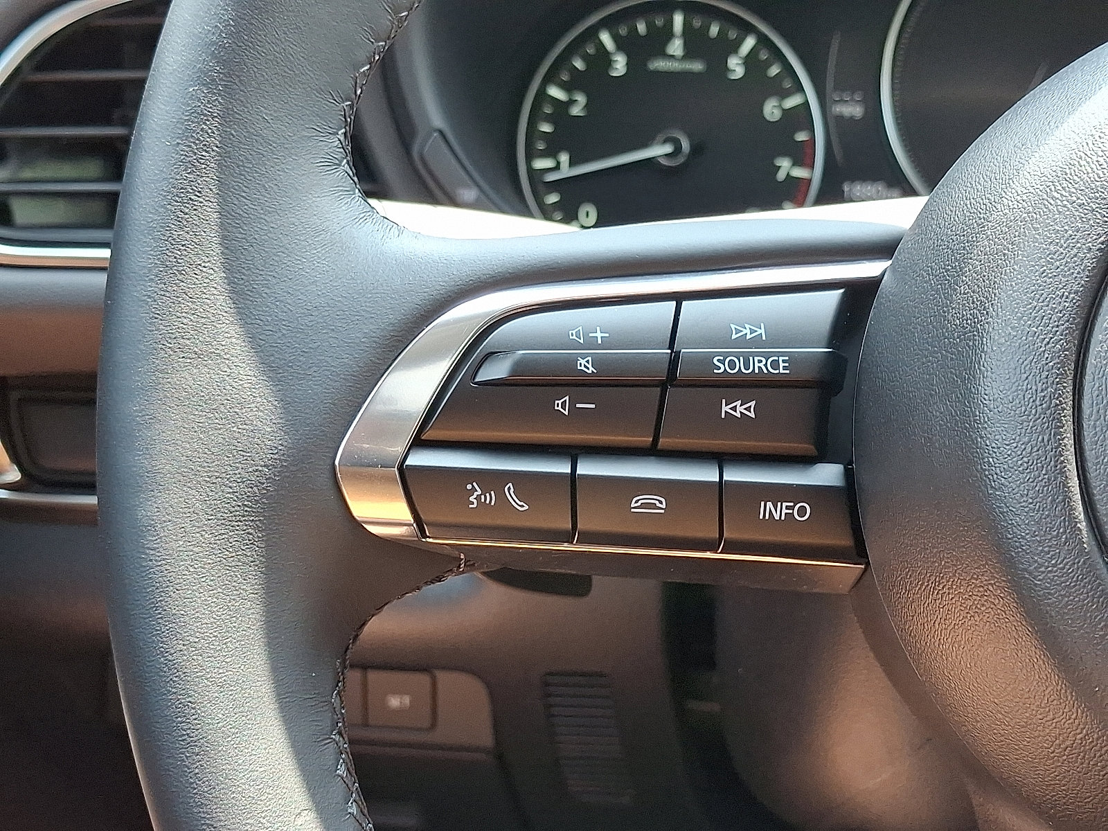 Used 2025 MAZDA CX-30 AWD 2.5 S w/ Premium Package image 24