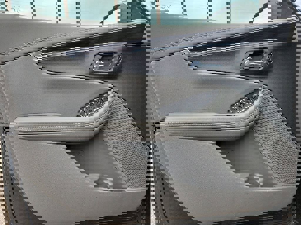 Used 2018 Chevrolet Impala LS image 13