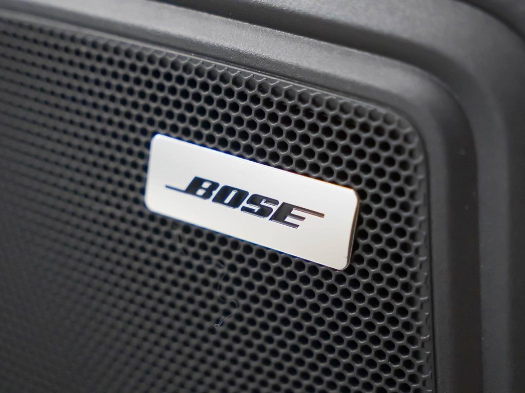 Certified 2025 Porsche Macan image 17