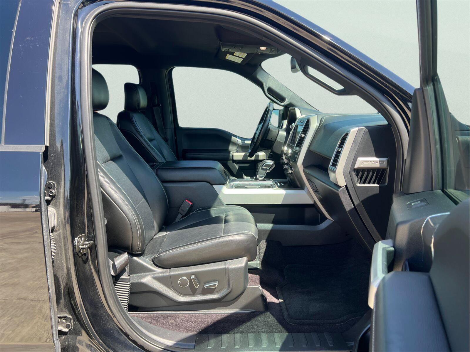 Used 2017 Ford F150 Lariat RWD image 27