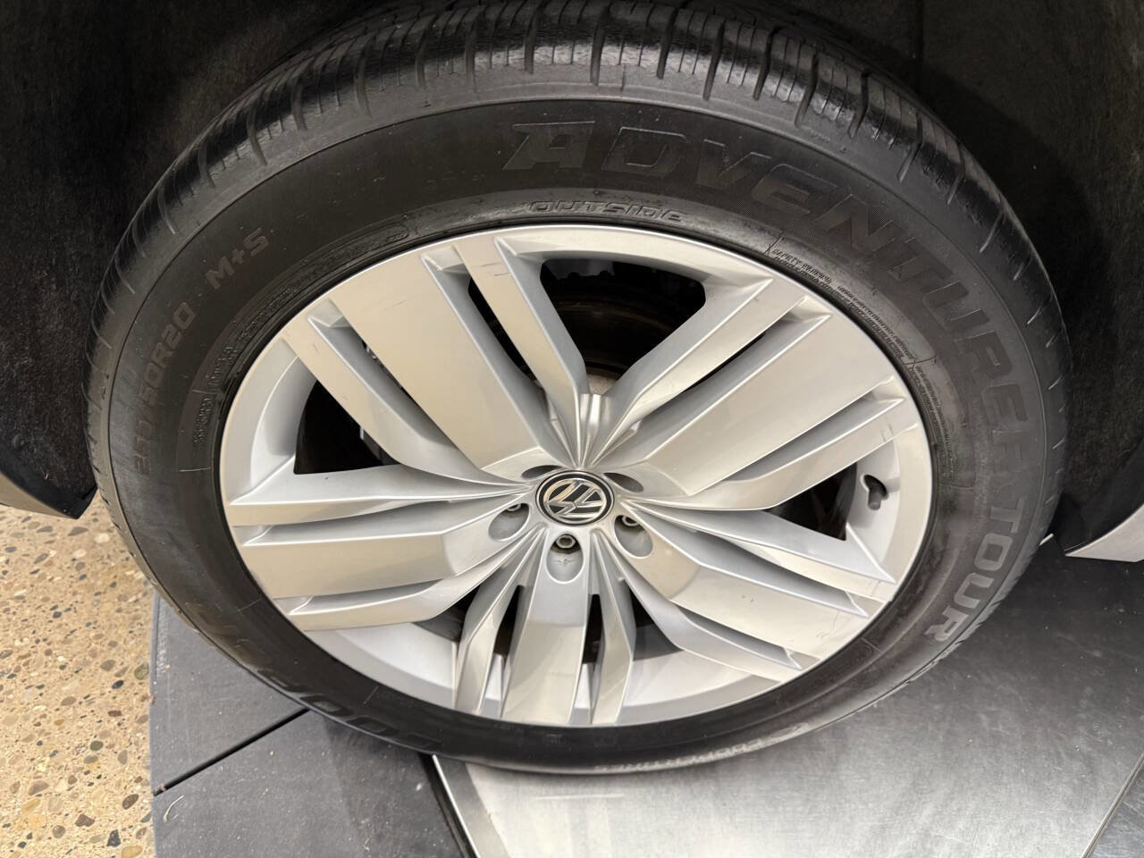 Used 2019 Volkswagen Atlas SE w/ Panoramic Sunroof Package image 28