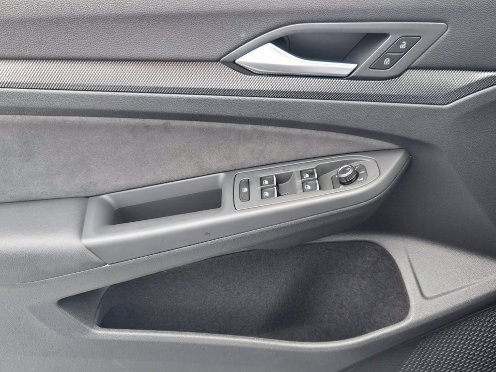 New 2026 Volkswagen GTI SE FWD image 16