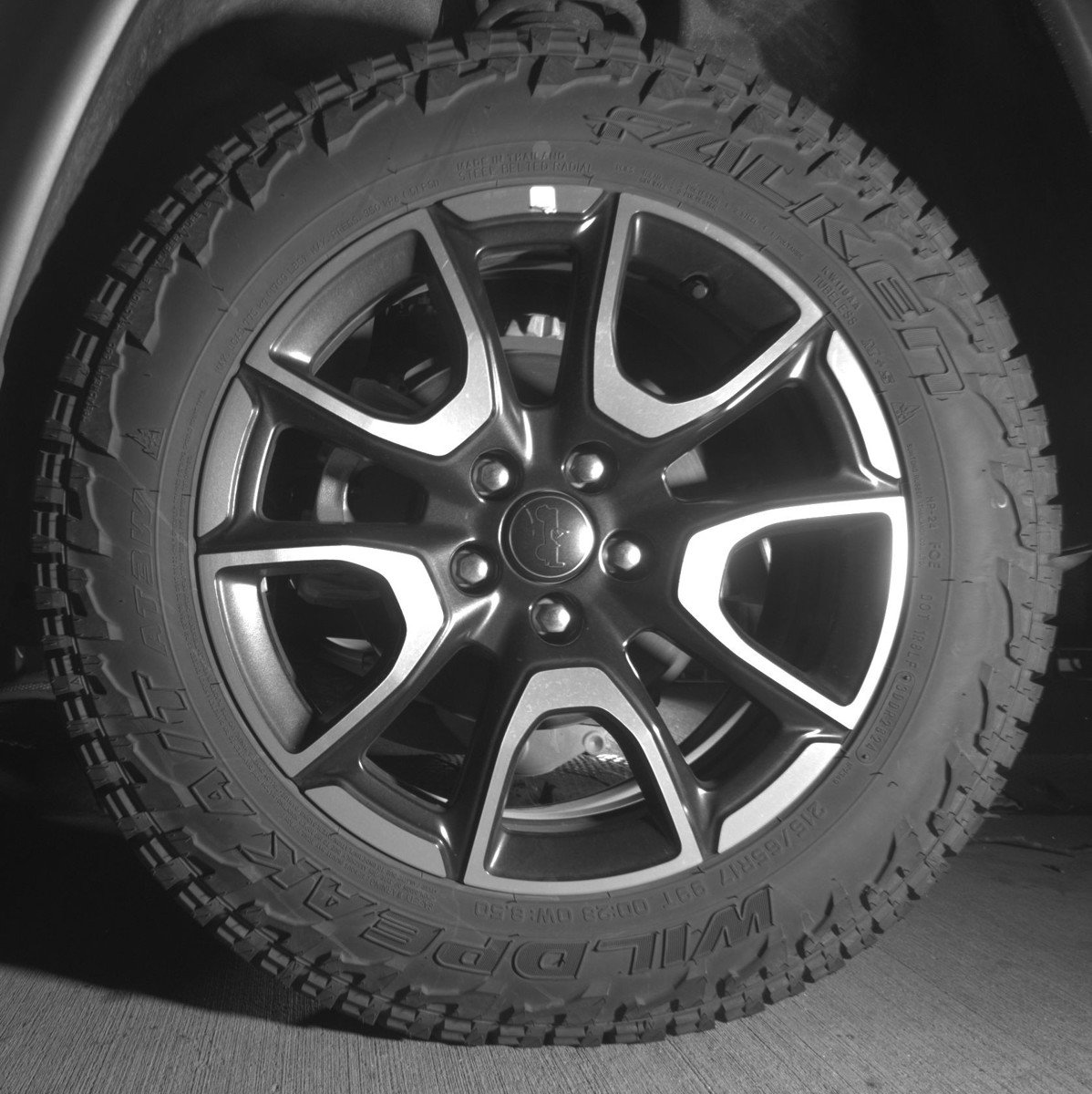 Used 2025 Jeep Compass Trailhawk image 14