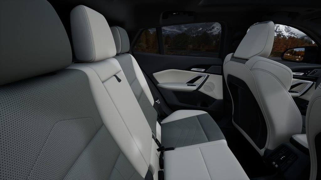 New 2026 BMW X2 xDrive28i w/ Technology Package image 12