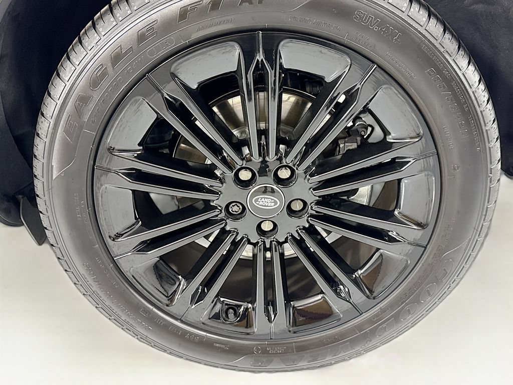 Certified 2025 Land Rover Range Rover Evoque S AWD/4WD image 31