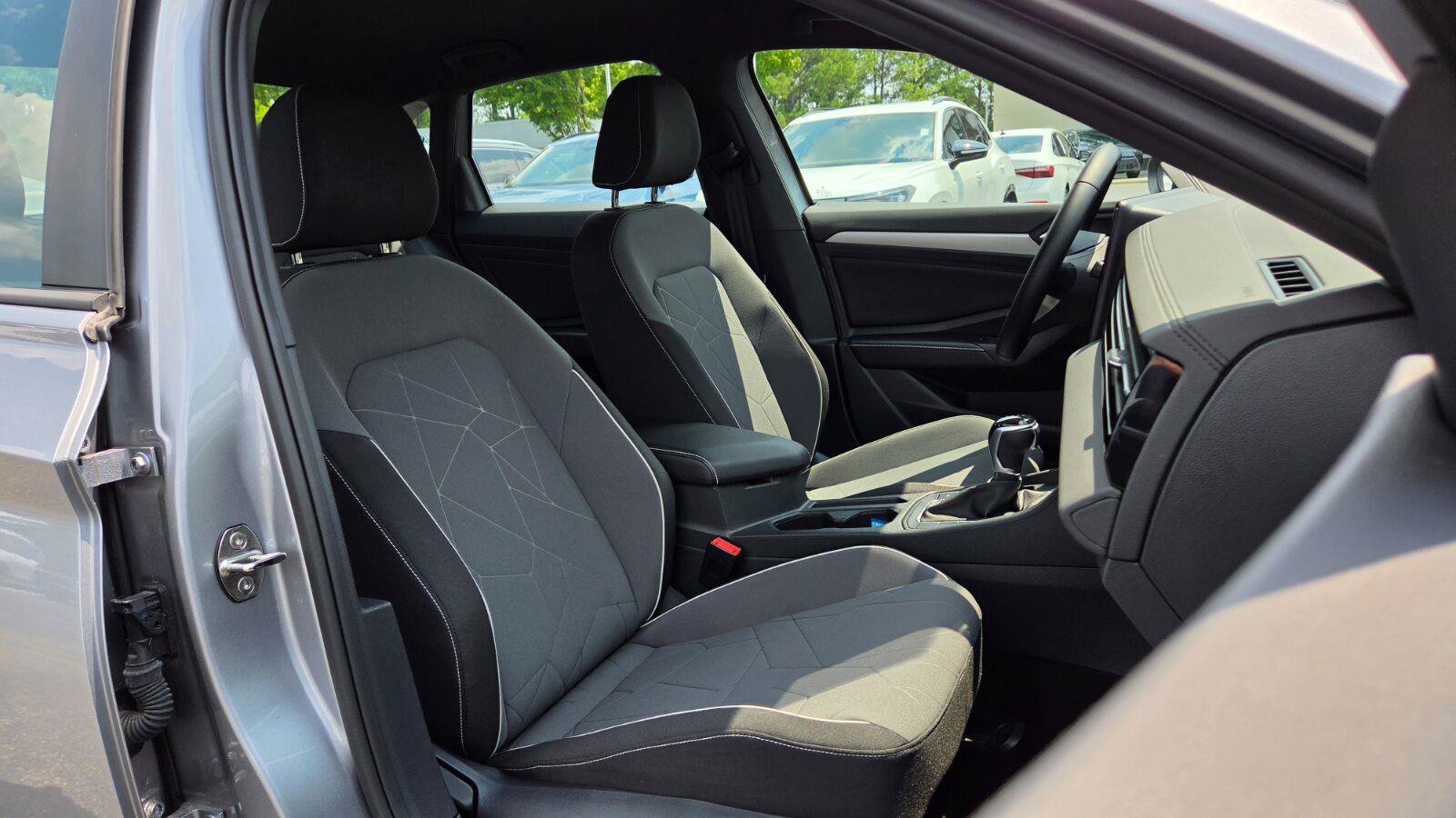 Certified 2025 Volkswagen Jetta Sport FWD image 48