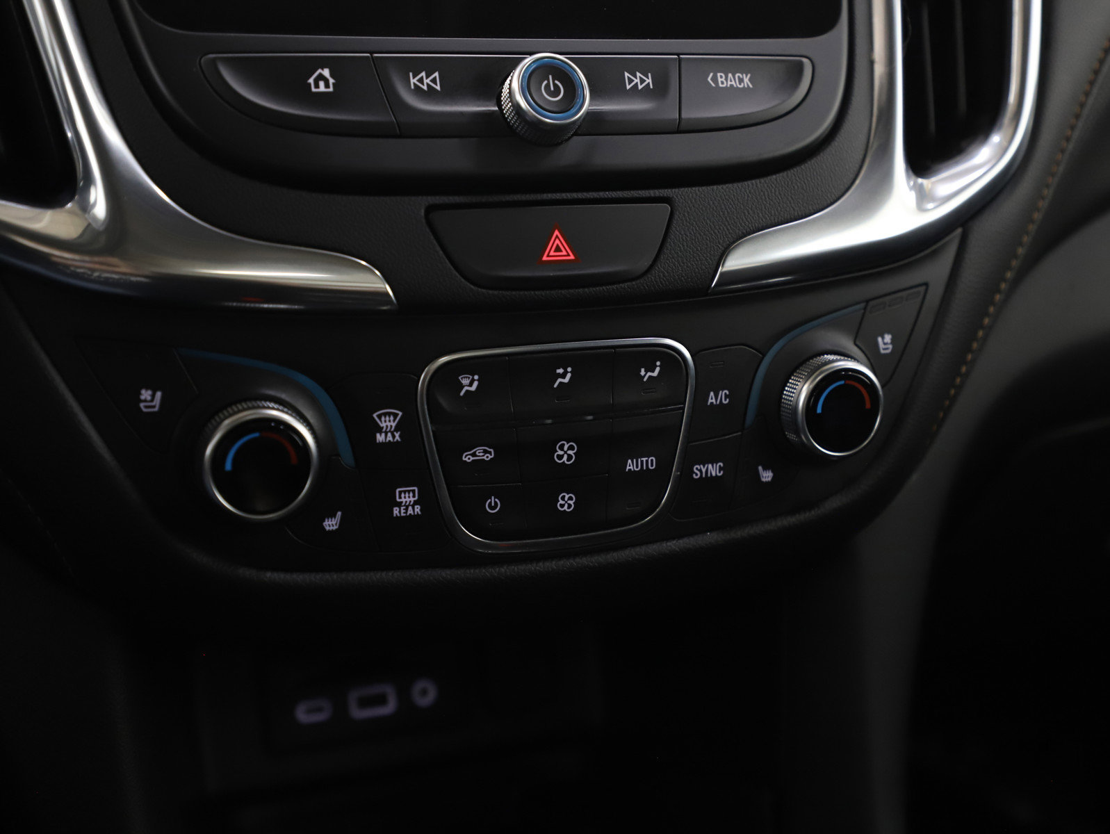 Used 2019 Chevrolet Equinox Premier image 23