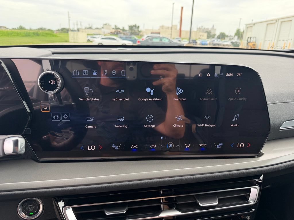 New 2026 Chevrolet Traverse LT w/ Driver Confidence Package FWD image 18