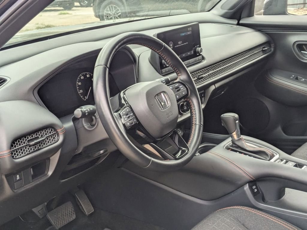 Used 2025 Honda HR-V Sport image 14