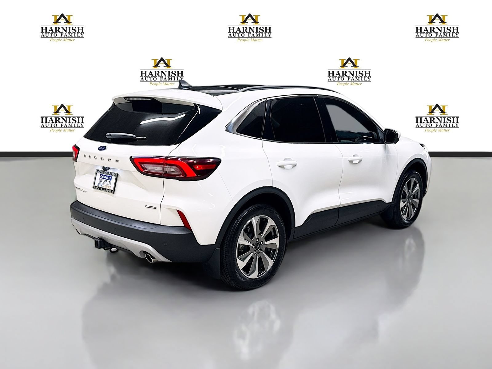 Used 2025 Ford Escape Platinum w/ Premium Technology Package AWD/4WD image 6