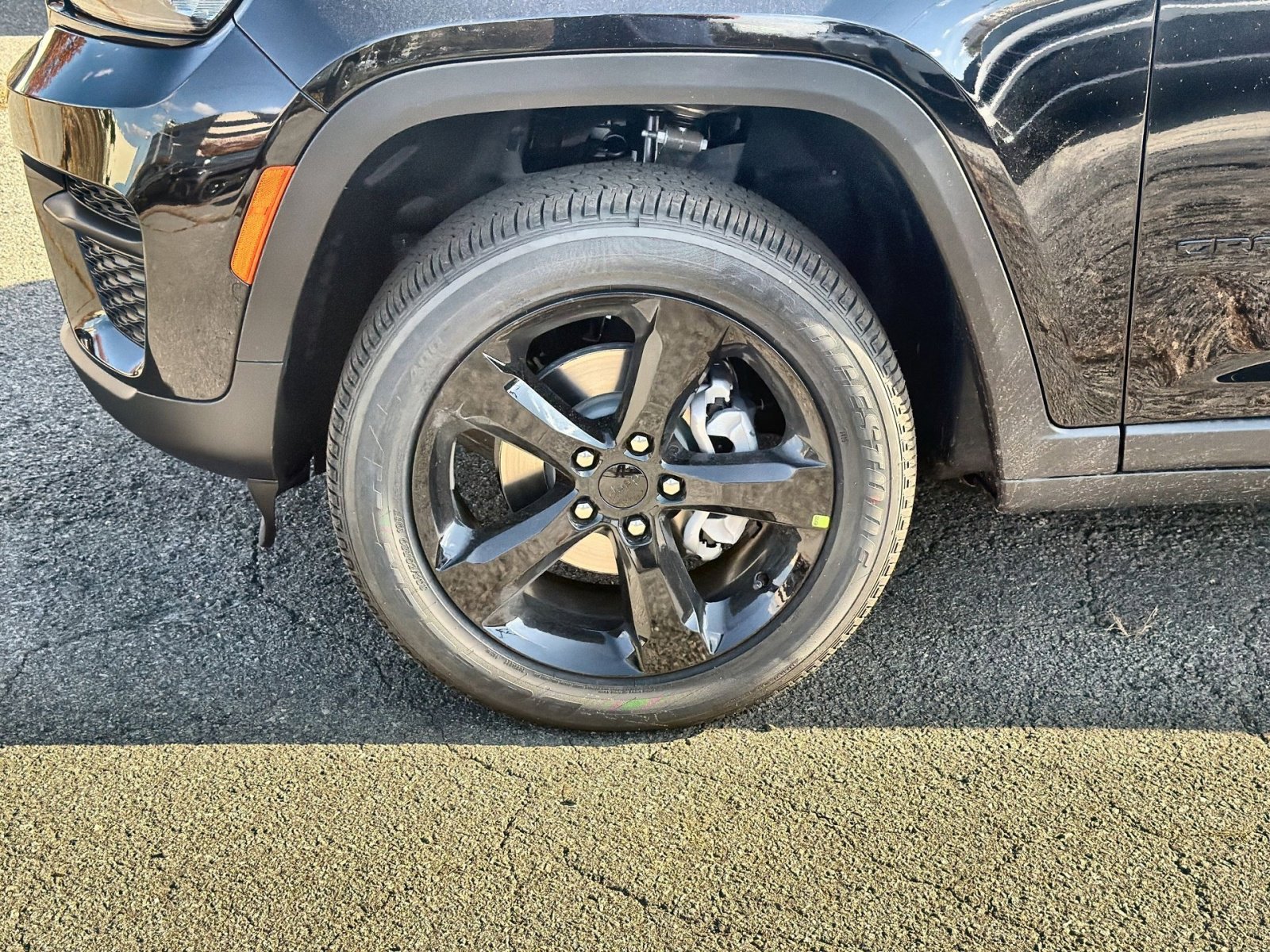 New 2025 Jeep Grand Cherokee Laredo image 12