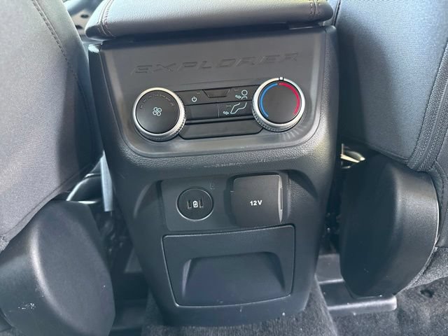 Used 2025 Ford Explorer Active AWD/4WD image 17