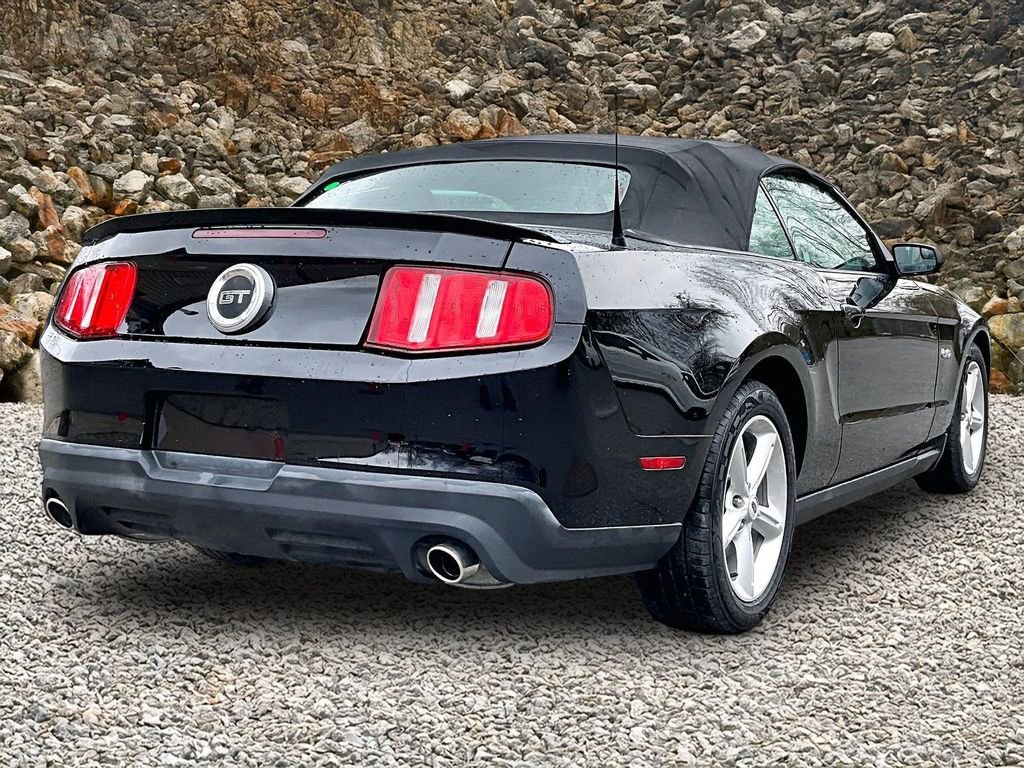 Used 2011 Ford Mustang GT Premium w/ Comfort Pkg image 2