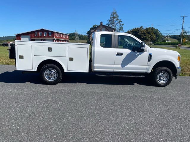 Used 2017 Ford F250 XL w/ Power Equipment Group AWD/4WD image 8