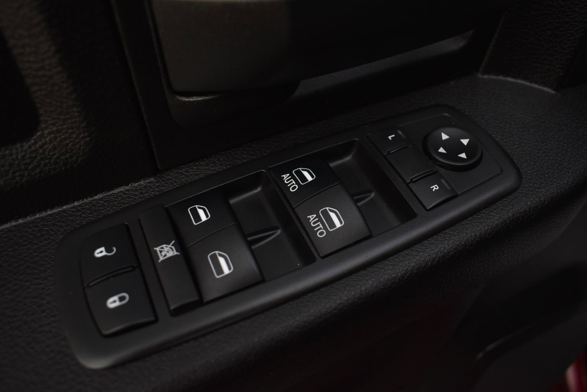 Used 2018 RAM 2500 Tradesman w/ Chrome Appearance Group image 13