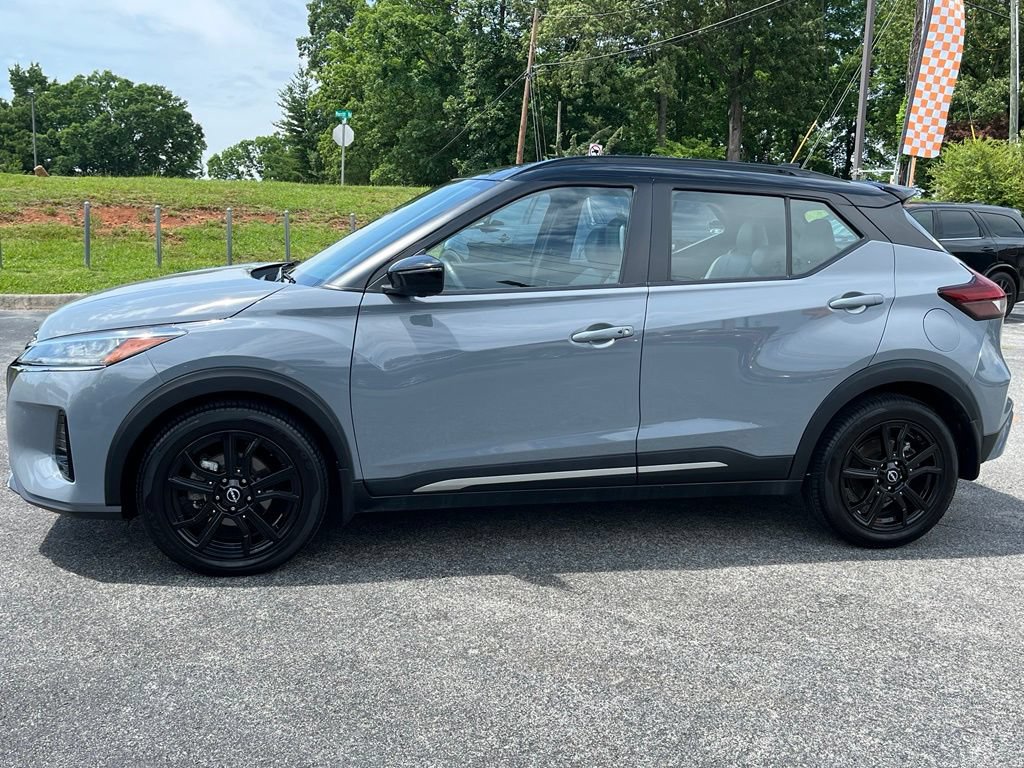 Used 2023 Nissan Kicks SR w/ SR Premium Package FWD image 5