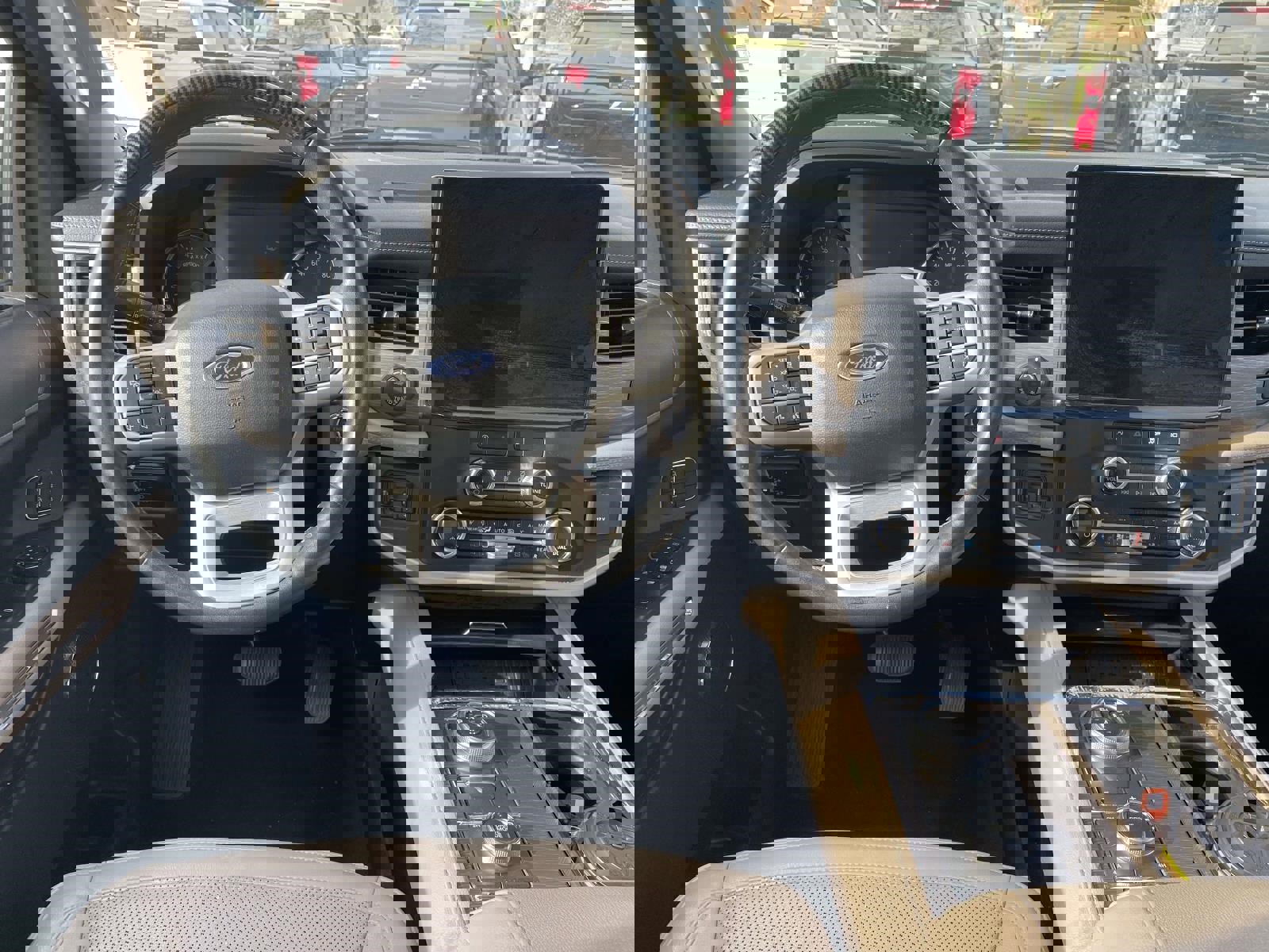 Used 2023 Ford Expedition Limited image 11