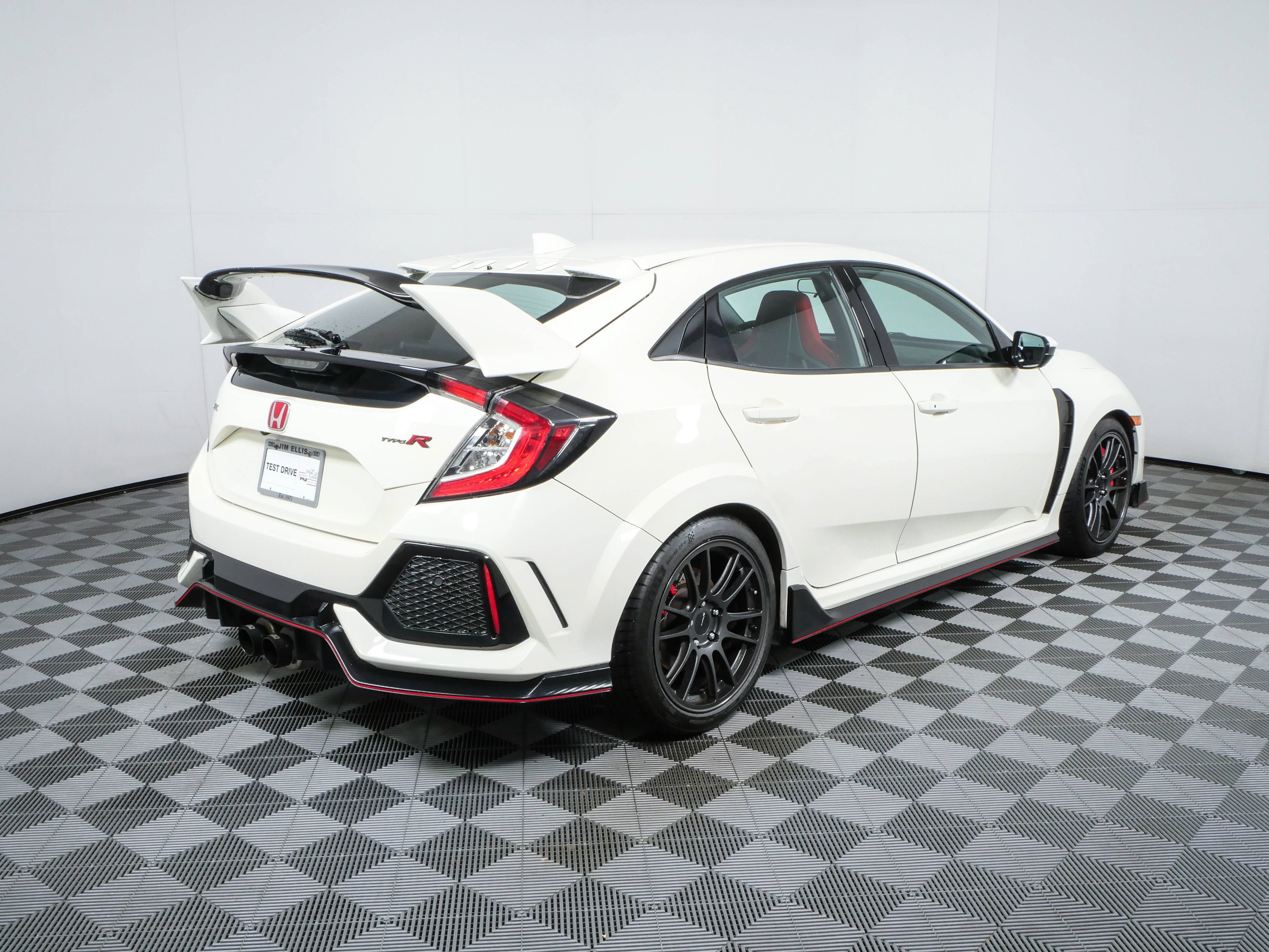 Used 2017 Honda Civic Type R image 3