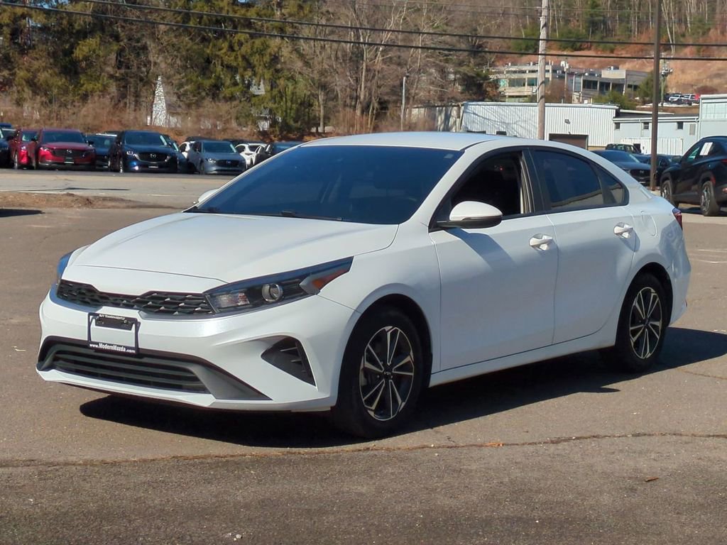 Used 2024 Kia Forte LXS w/ LXS Technology Package image 2