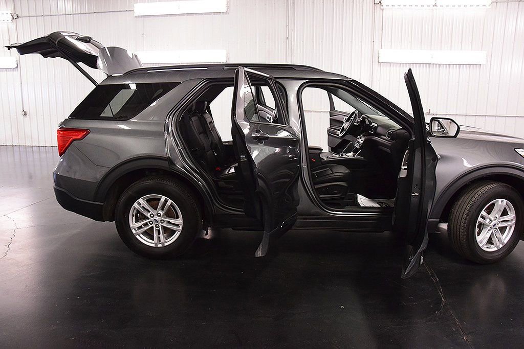 Used 2023 Ford Explorer XLT w/ Equipment Group 202A image 36
