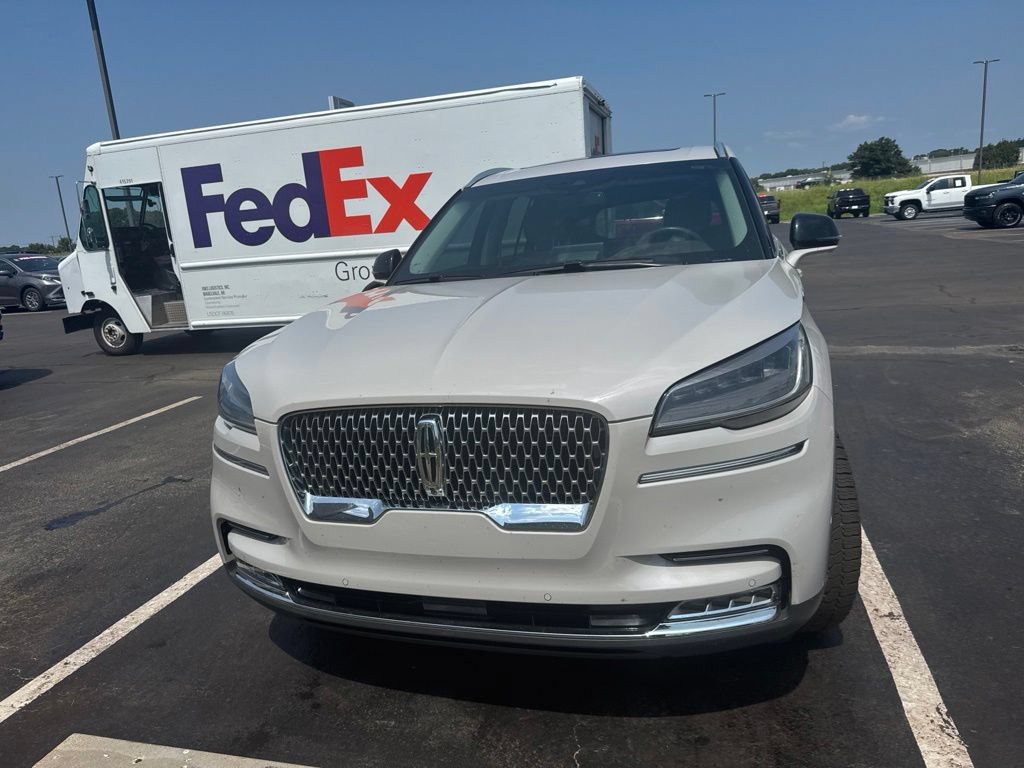 Used 2020 Lincoln Aviator Reserve w/ Equipment Group 201A AWD/4WD image 2