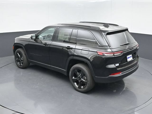 New 2026 Jeep Grand Cherokee Limited w/ Limited Altitude Package RWD image 39