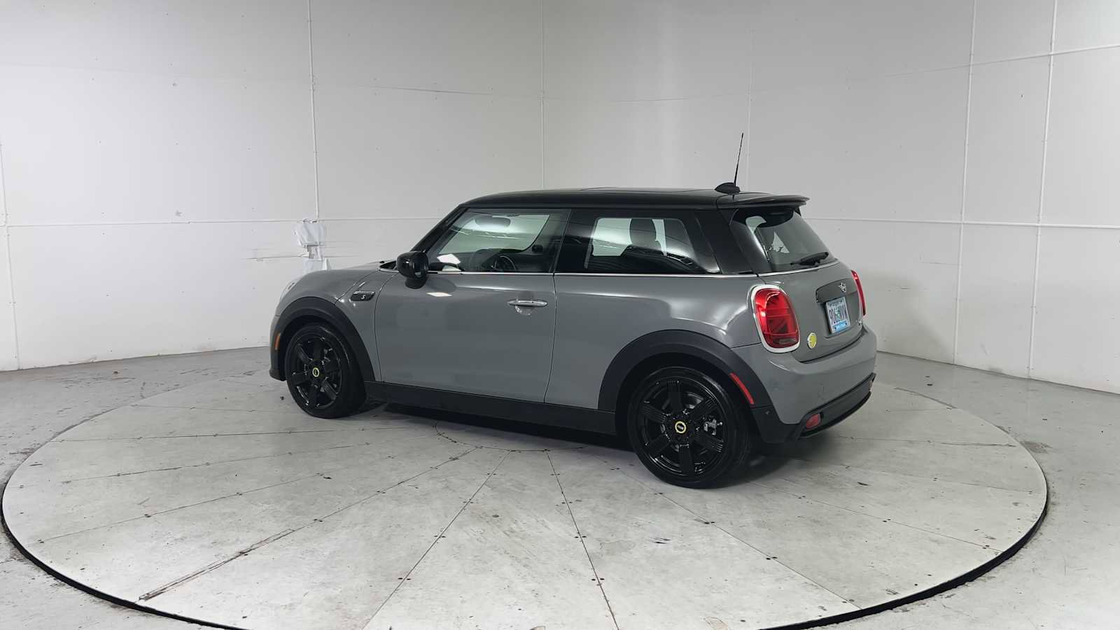 Used 2023 MINI Cooper SE image 4