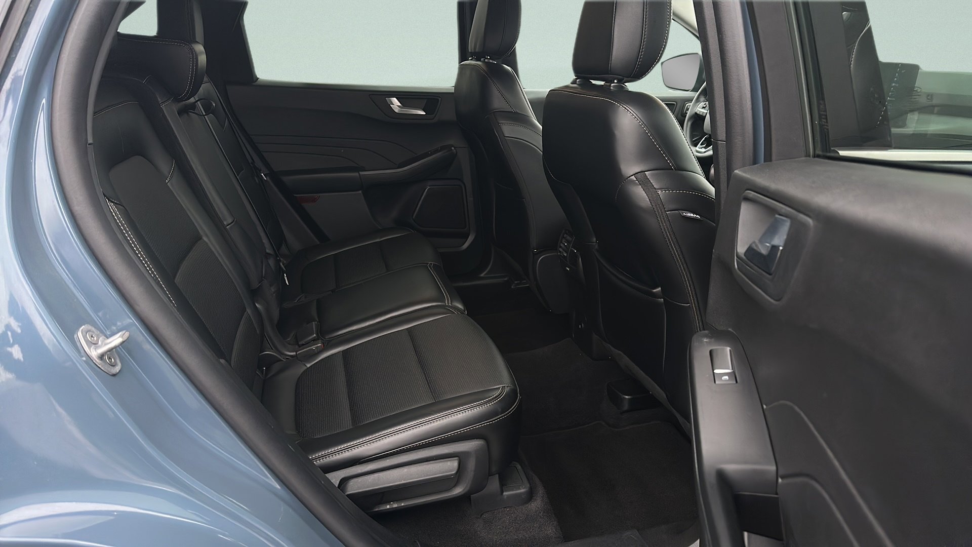 Used 2025 Ford Escape Platinum image 49