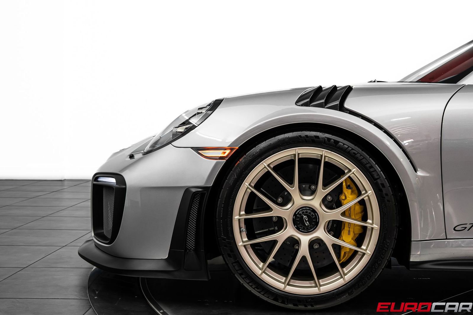 Used 2018 Porsche 911 GT2 RS image 16