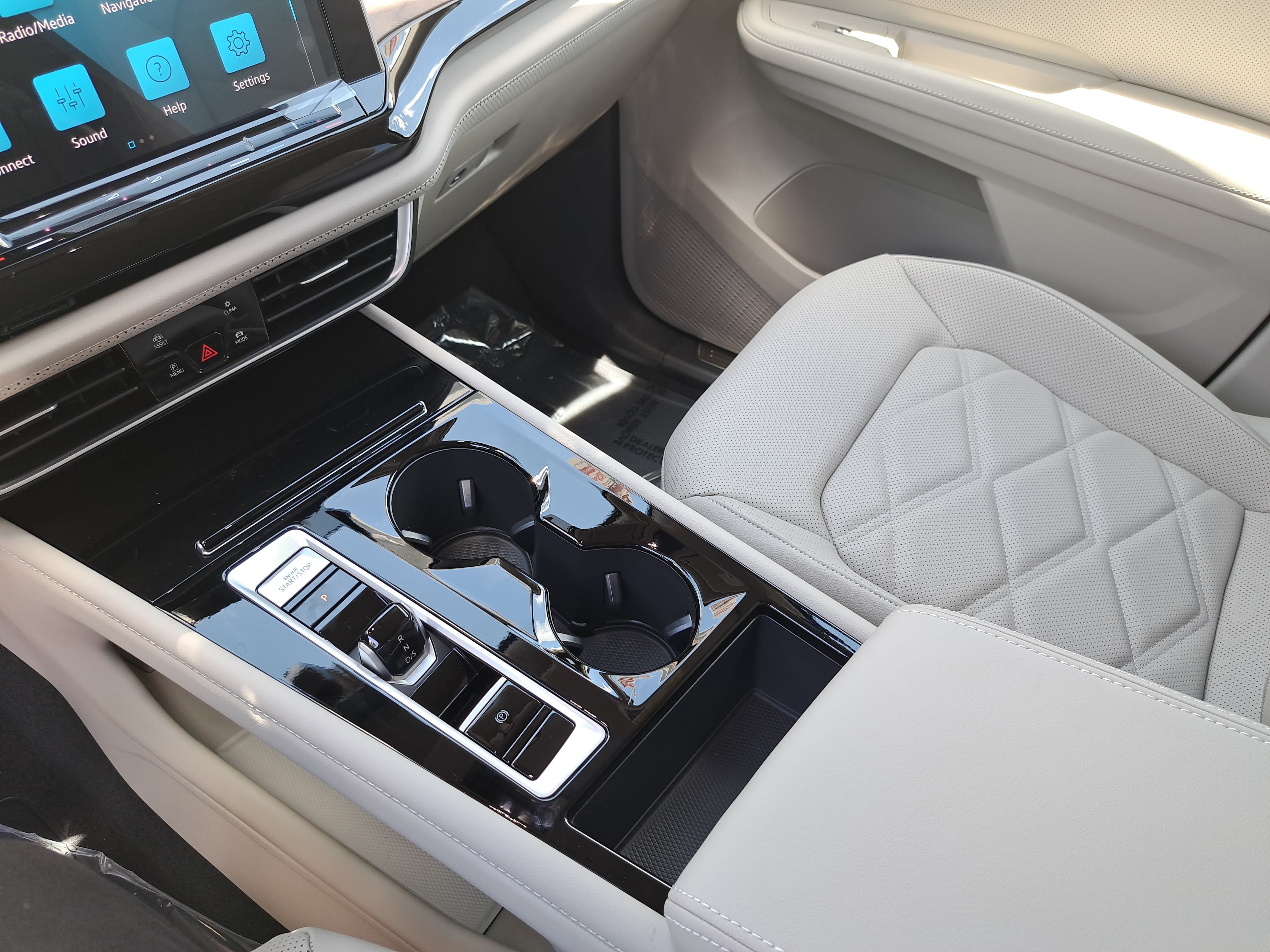 New 2026 Volkswagen Atlas SE FWD image 25
