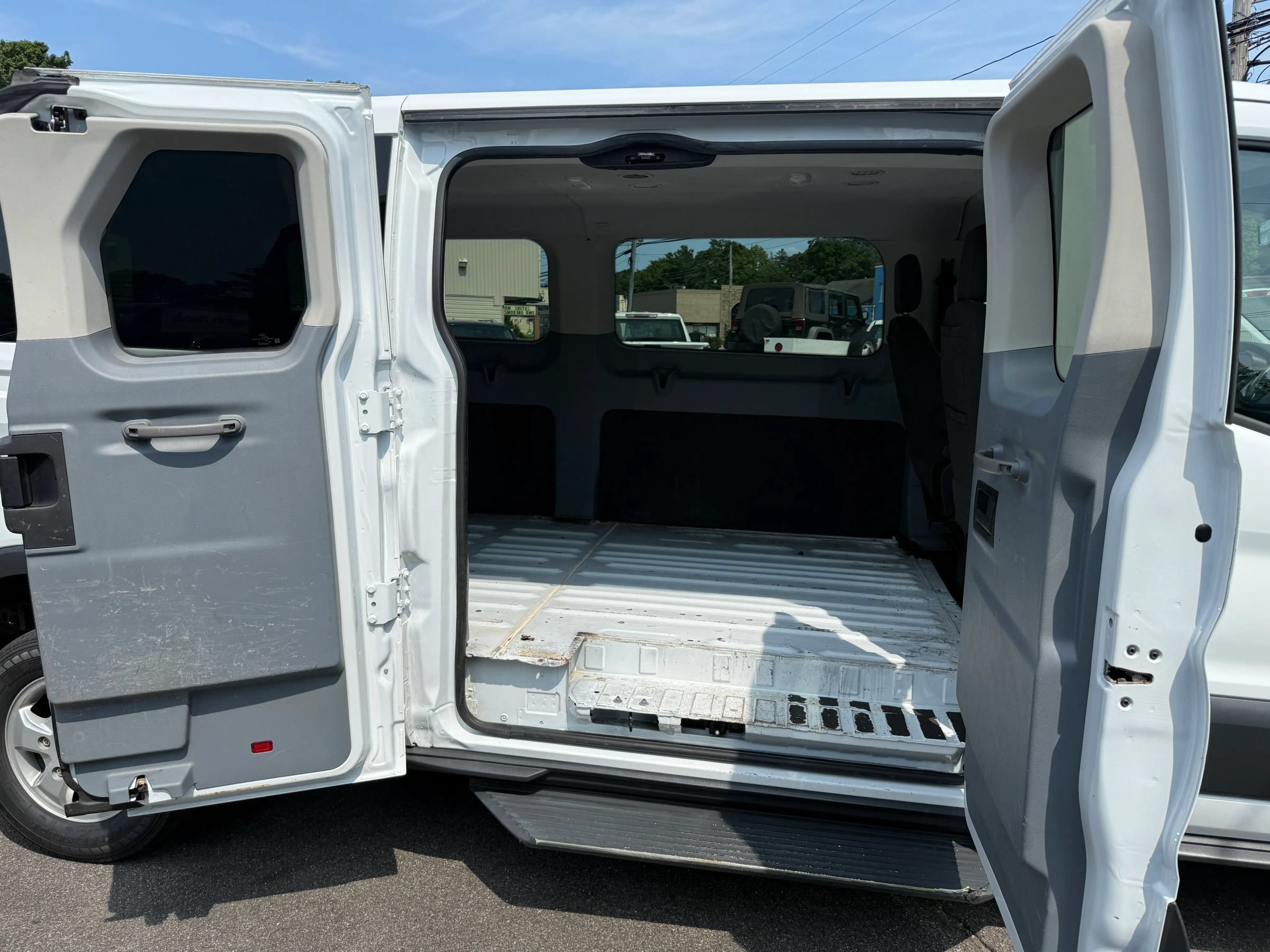 Used 2018 Ford Transit 350 XLT RWD image 10