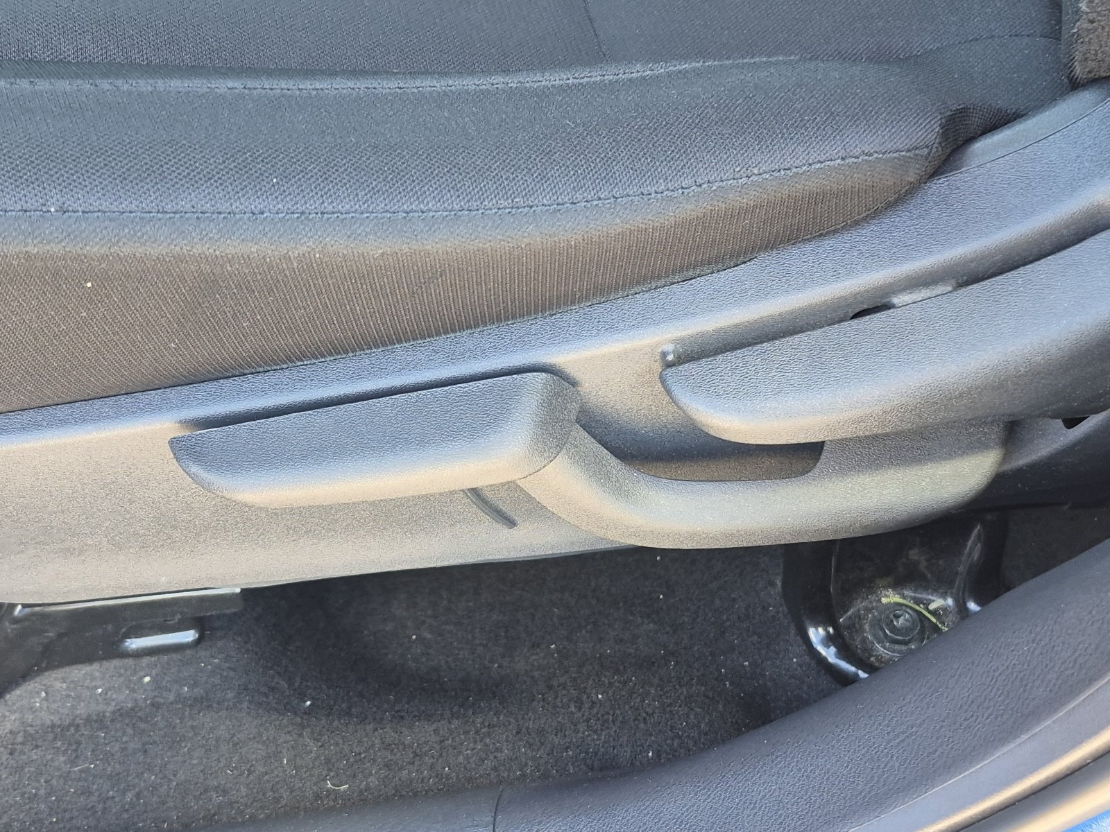 Used 2024 Nissan Kicks S w/ Interior Electronics Package FWD image 15
