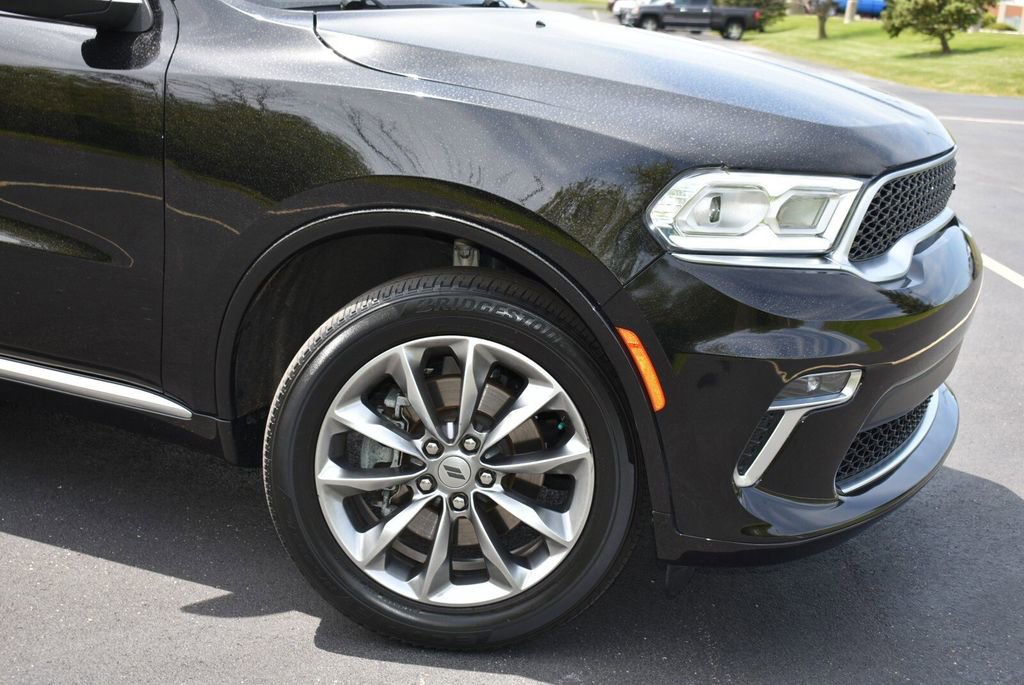 Used 2022 Dodge Durango SXT w/ Anodized Platinum Package AWD/4WD image 3