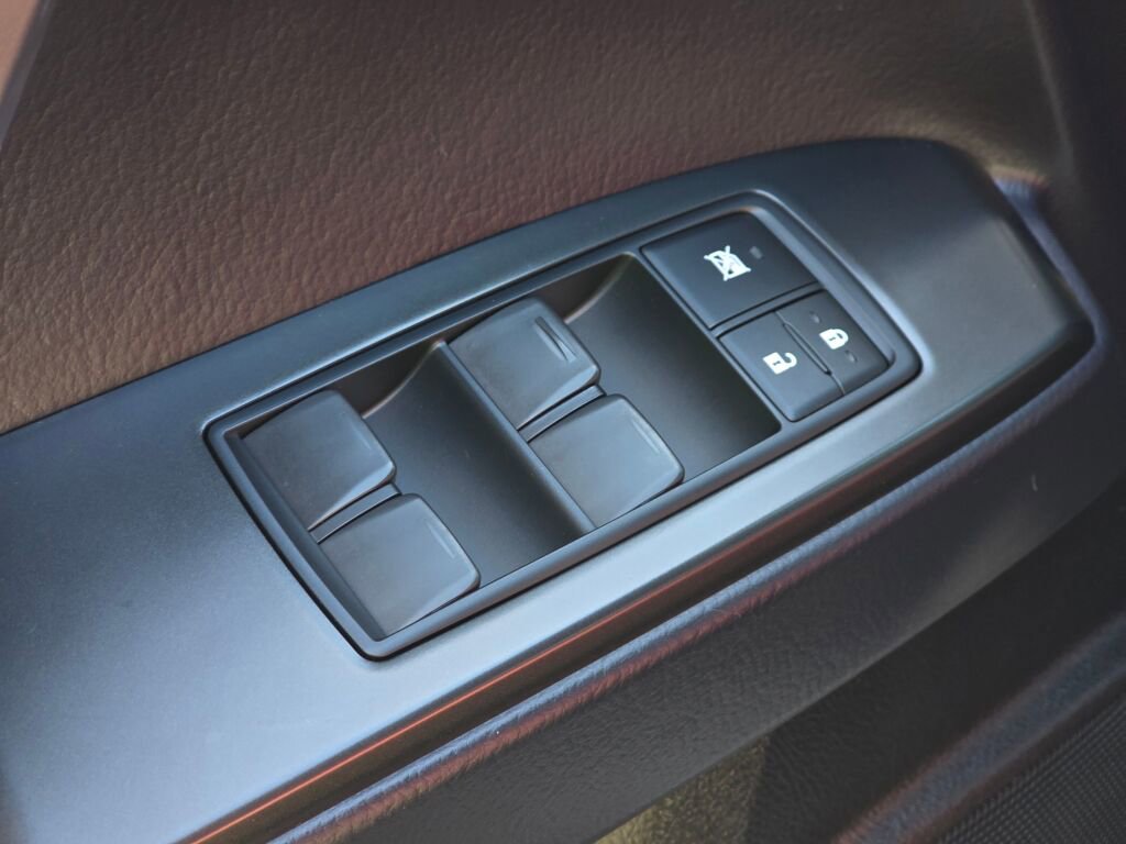 Used 2023 Lexus GX 460 Luxury w/ Sport Design Package AWD/4WD image 33