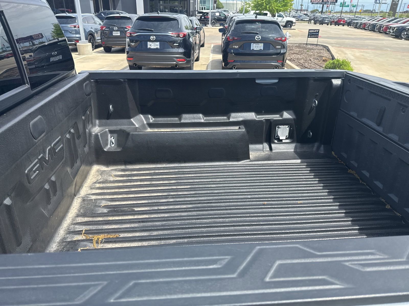 Used 2023 GMC Canyon AT4 w/ AT4 Premium Package image 28