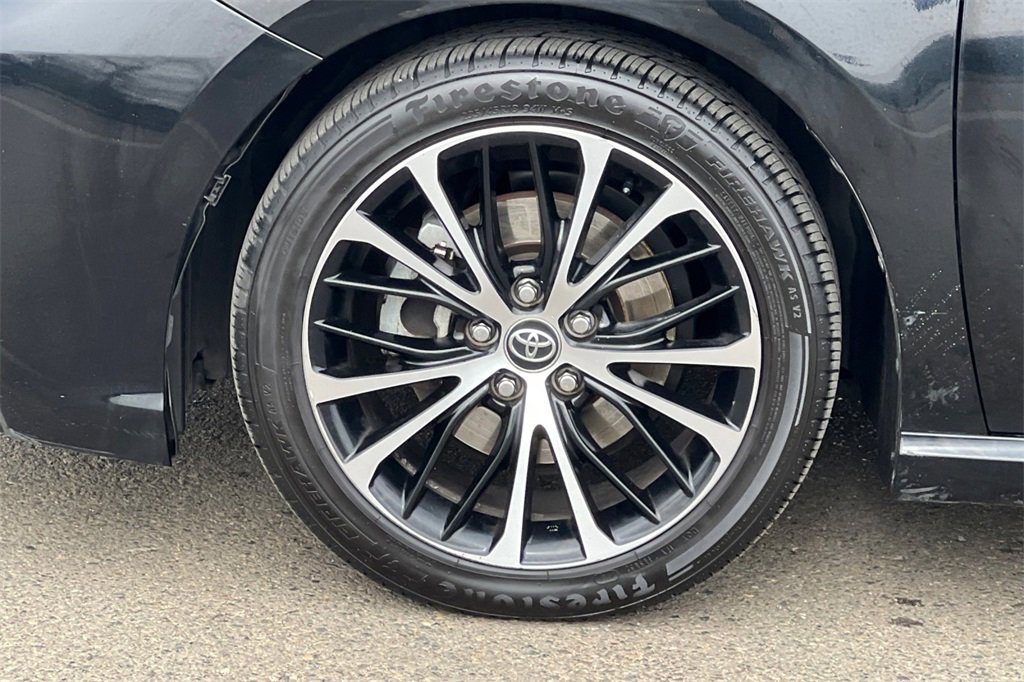 Used 2020 Toyota Camry SE image 25