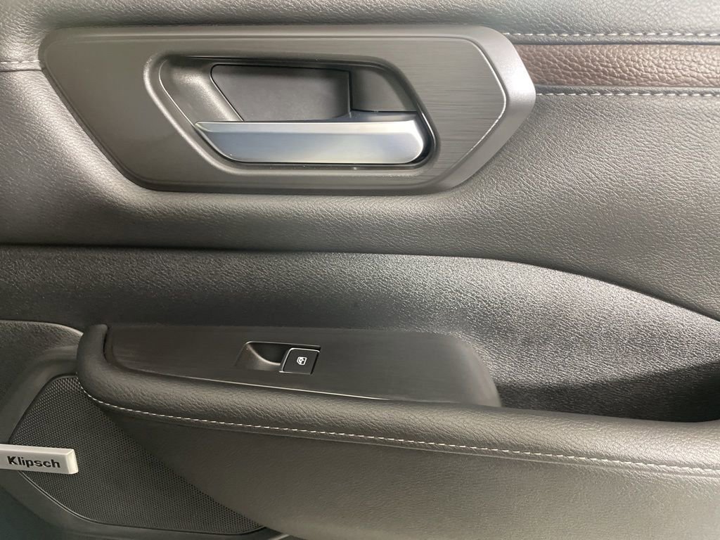 New 2026 Nissan Armada SL w/ Captain's Chari Seat Package image 15